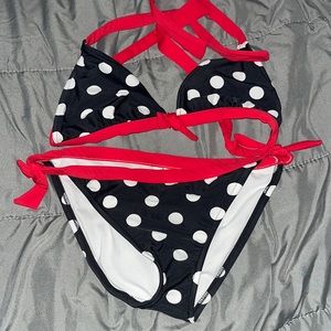 I am selling this two piece swim set.